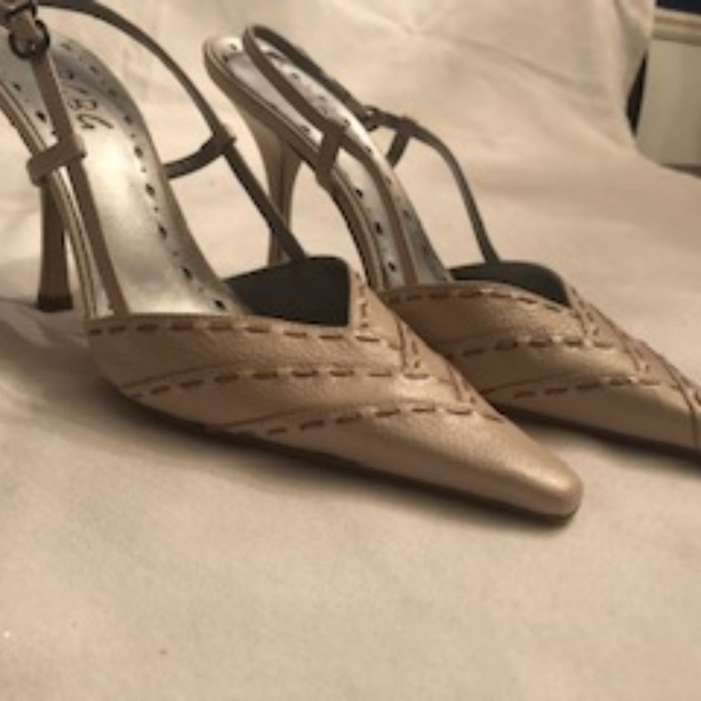 BCBG Ivory Leather Pump